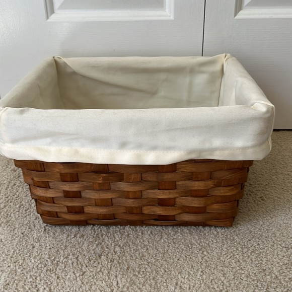 Two sturdy bamboo baskets with handles and removable linen liners - Picture 3 of 16